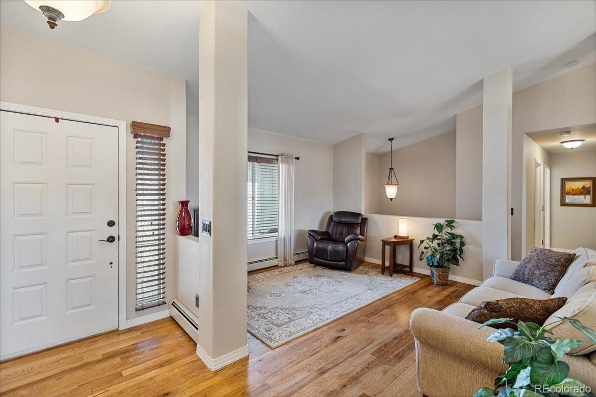 152 Las Lunas Street