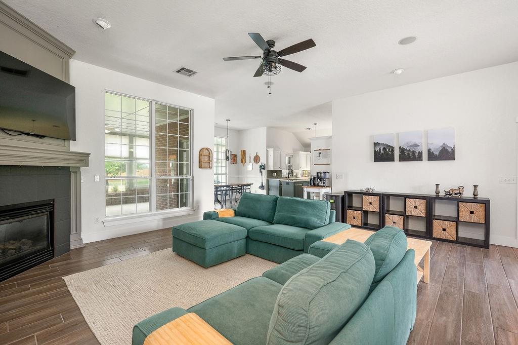 1951 W Trent Court Way