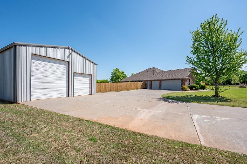 1951 W Trent Court Way