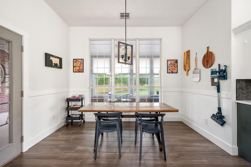 1951 W Trent Court Way