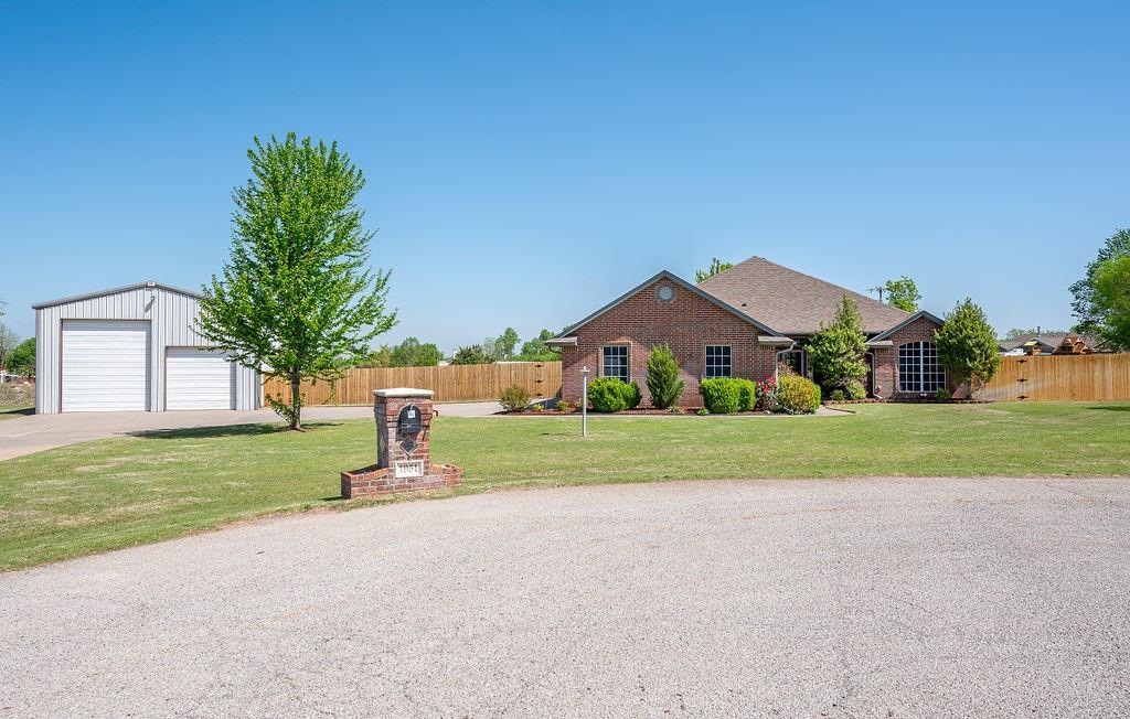 1951 W Trent Court Way