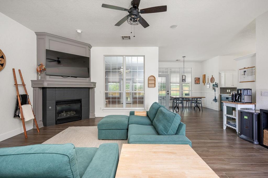 1951 W Trent Court Way