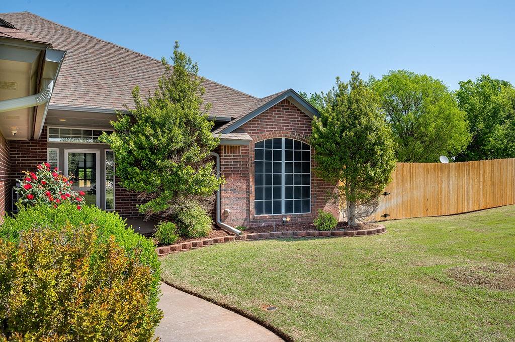 1951 W Trent Court Way