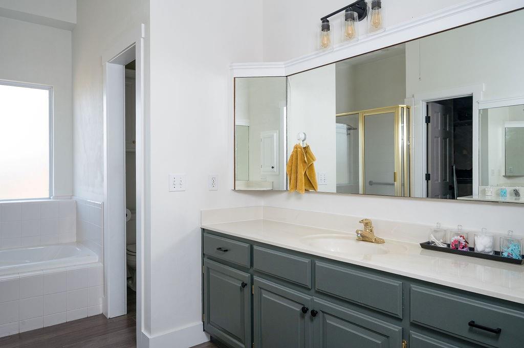 1951 W Trent Court Way