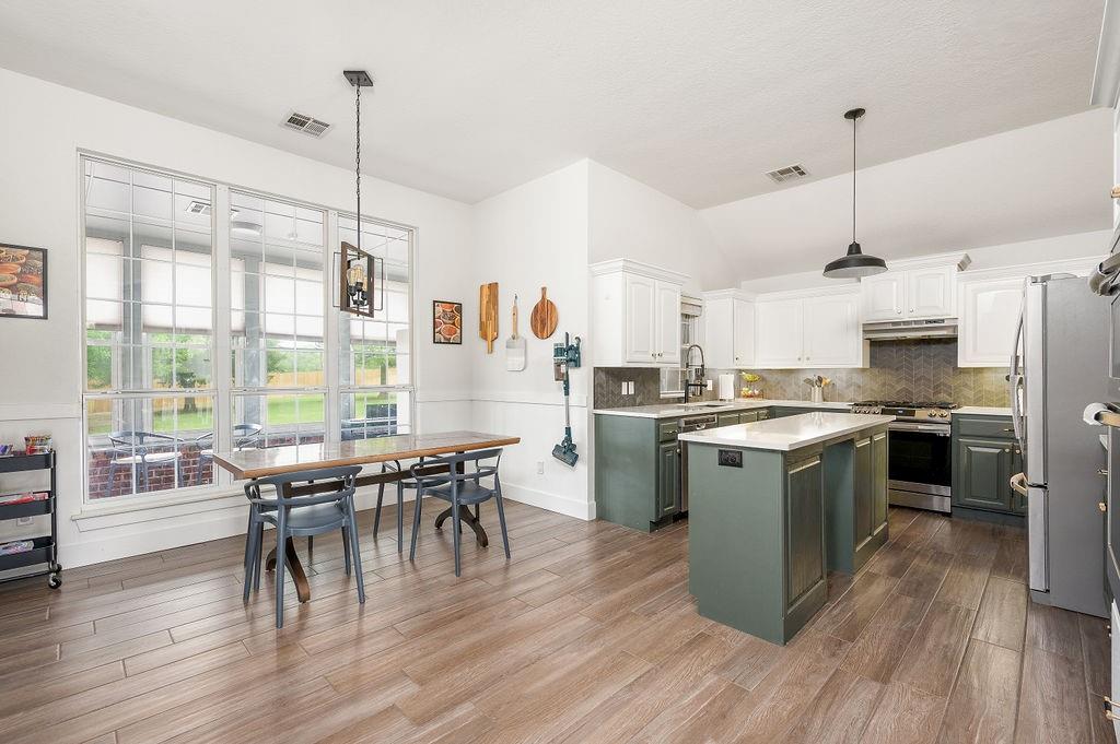 1951 W Trent Court Way