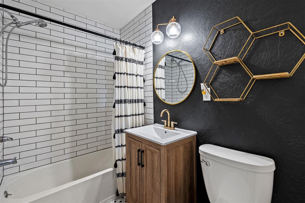 1104 S Hadden Avenue