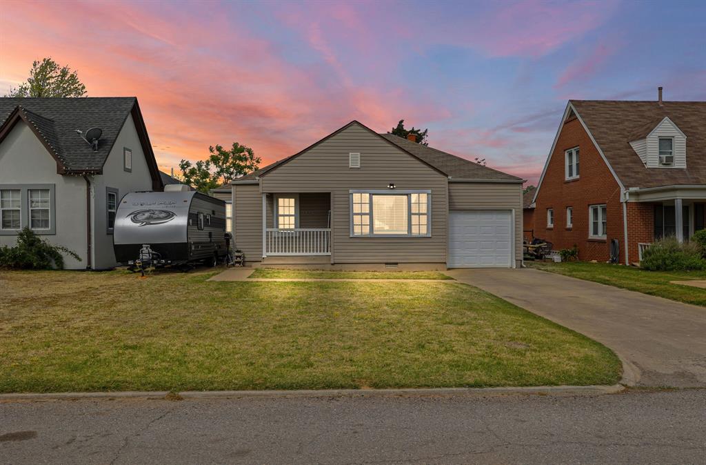 1104 S Hadden Avenue