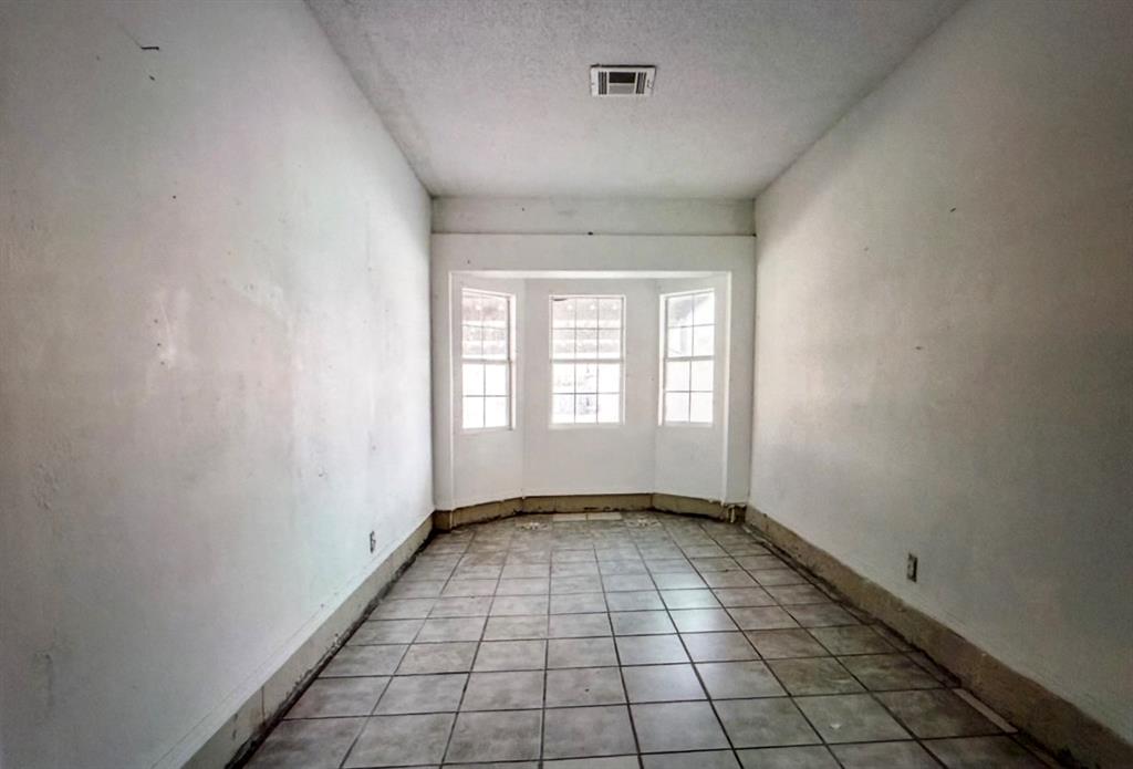 109 S PATTERSON Drive