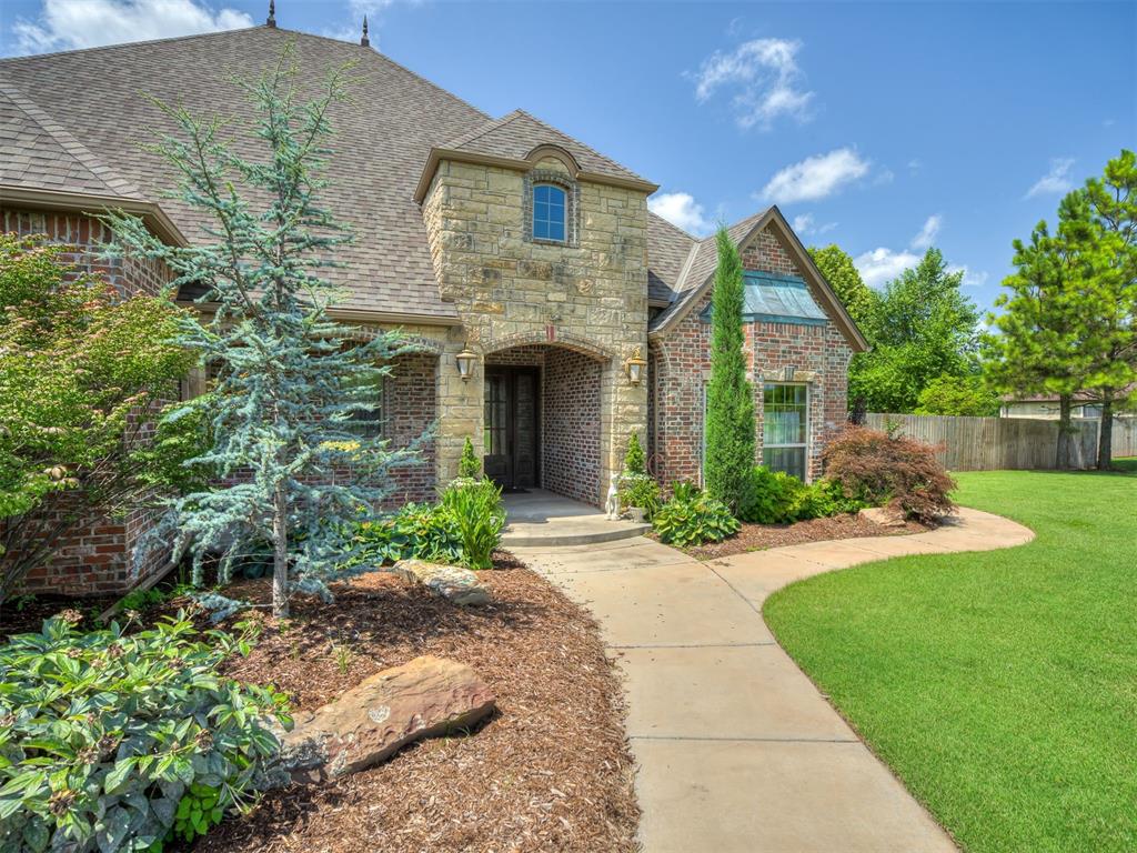 10925 San Lorenzo Drive