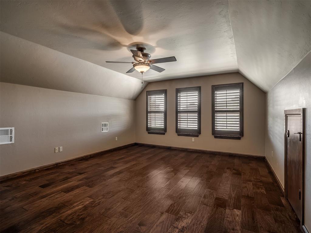 10925 San Lorenzo Drive