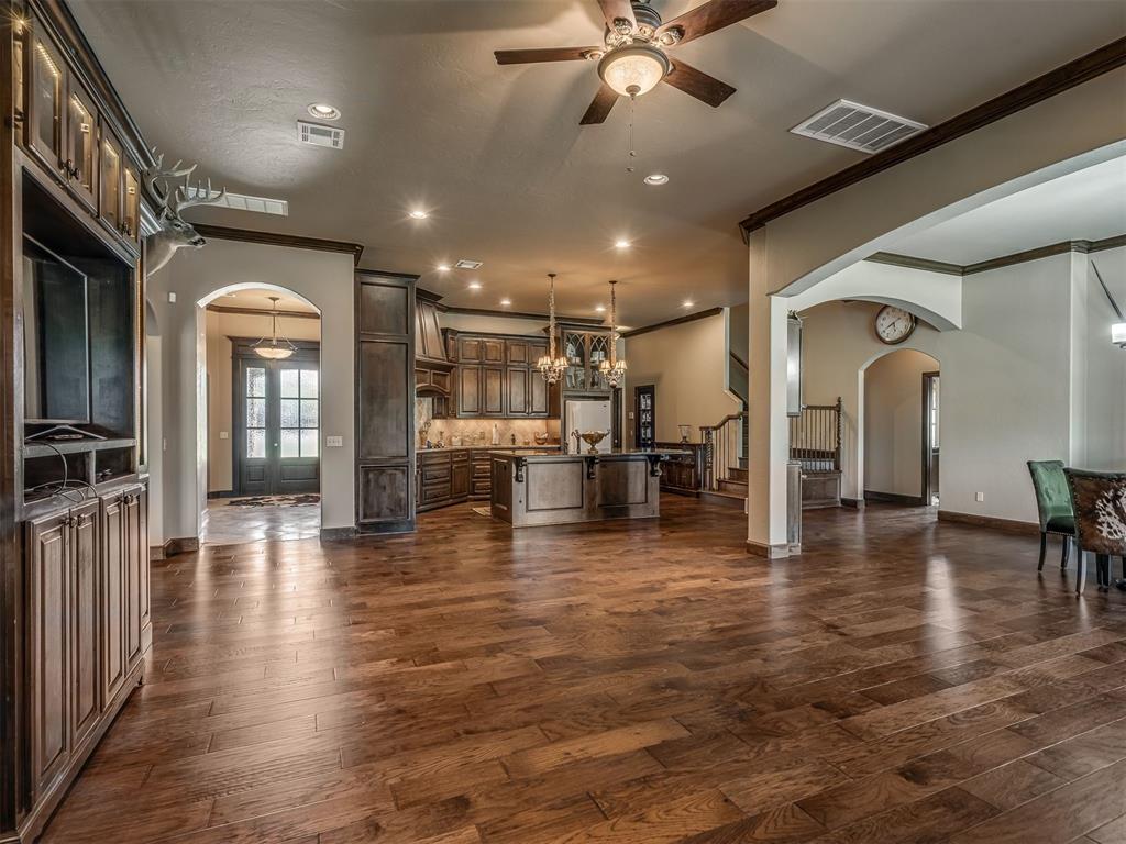 10925 San Lorenzo Drive