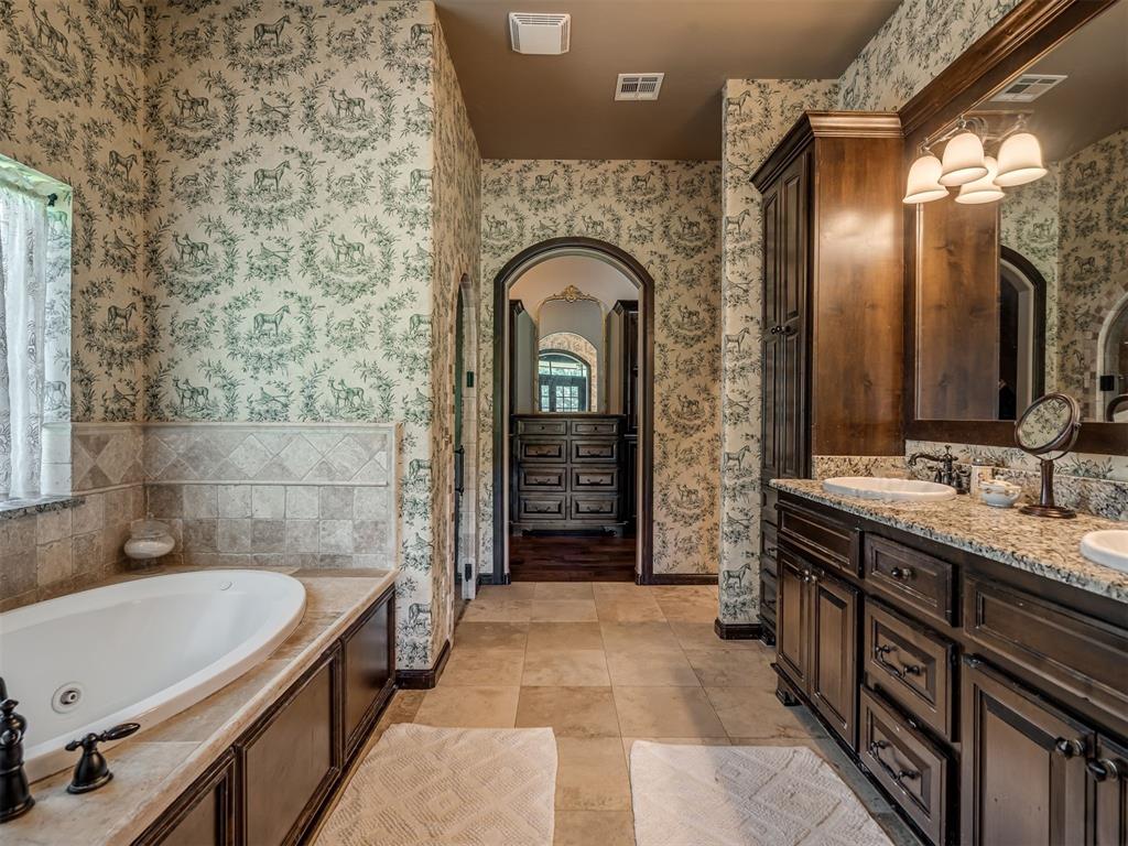 10925 San Lorenzo Drive