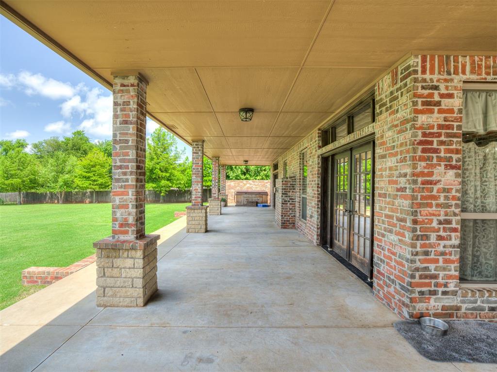 10925 San Lorenzo Drive