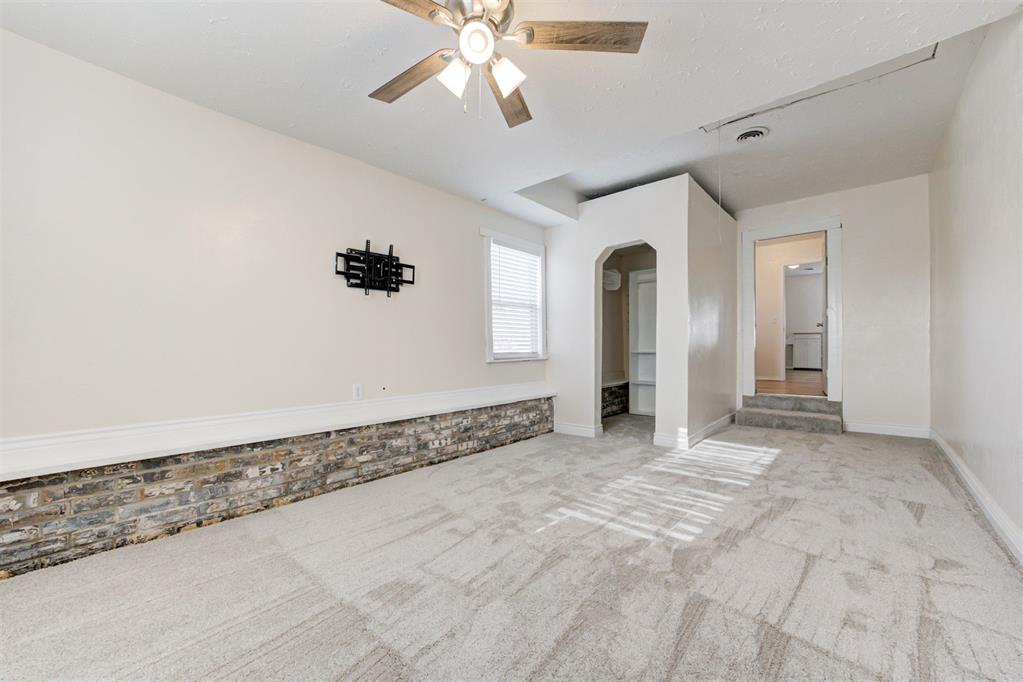 107 E Railroad Street