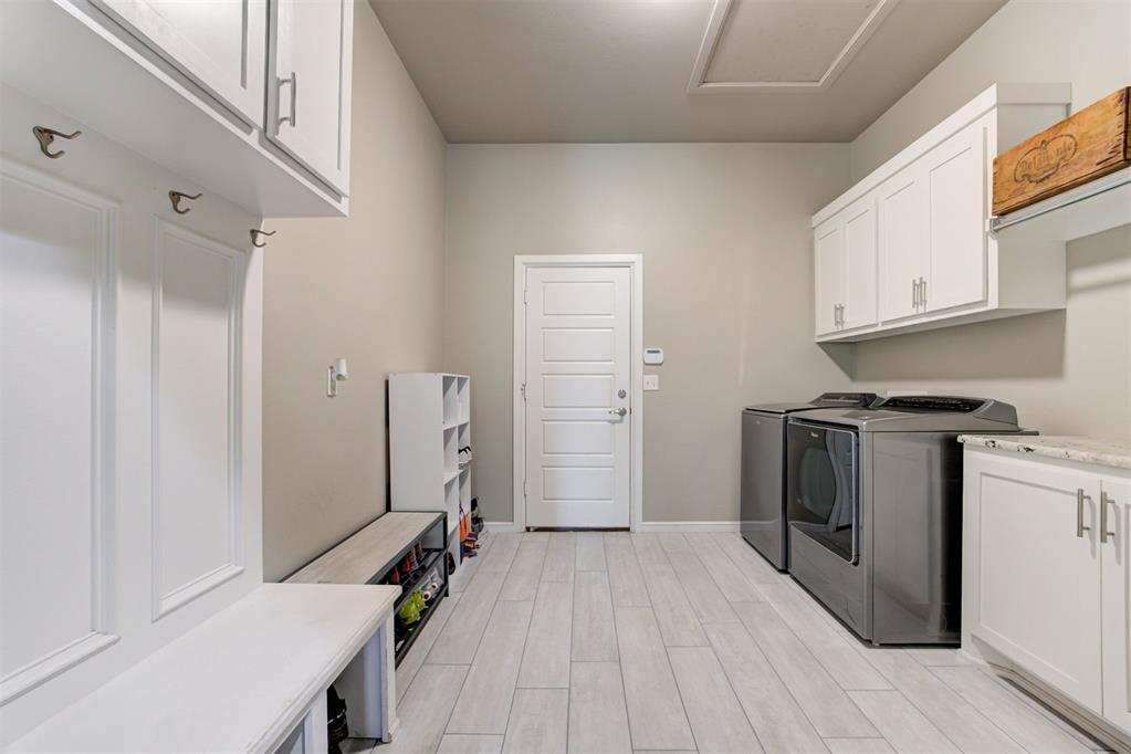 3008 Hunter Crest Drive