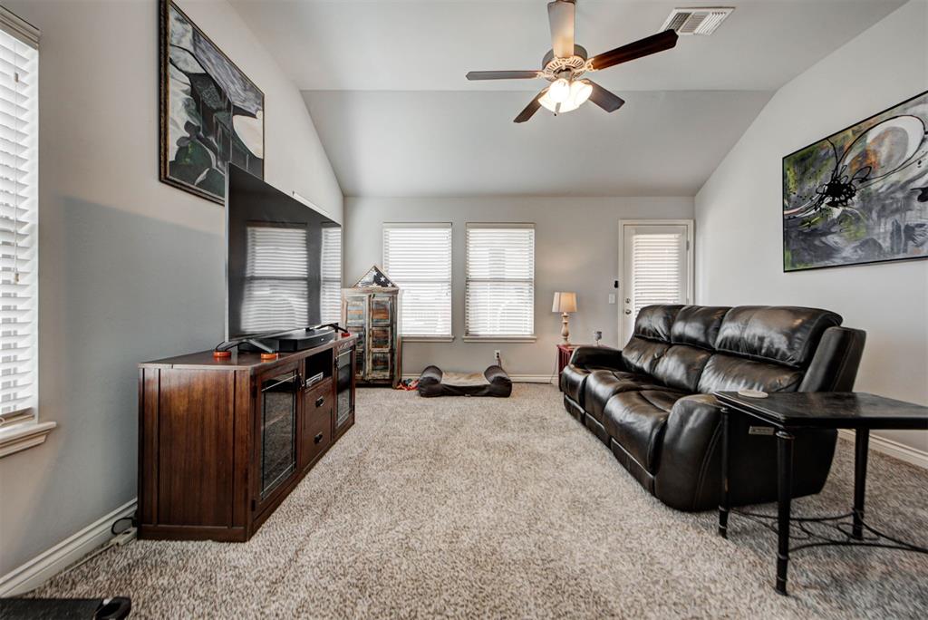 19112 Hecho Drive