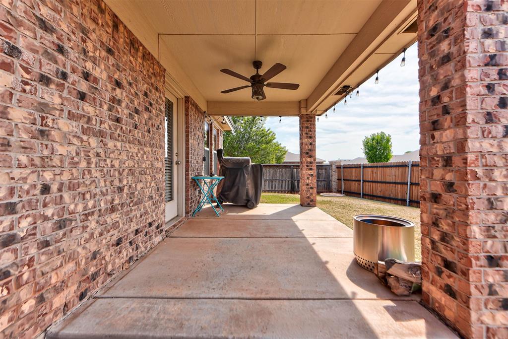 19112 Hecho Drive