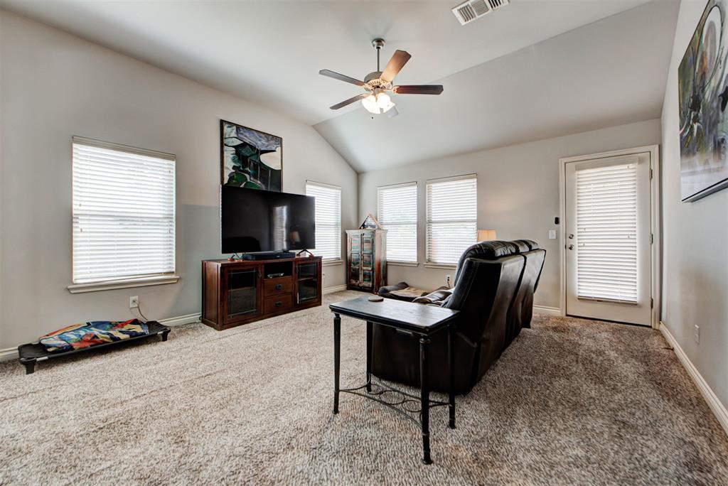 19112 Hecho Drive