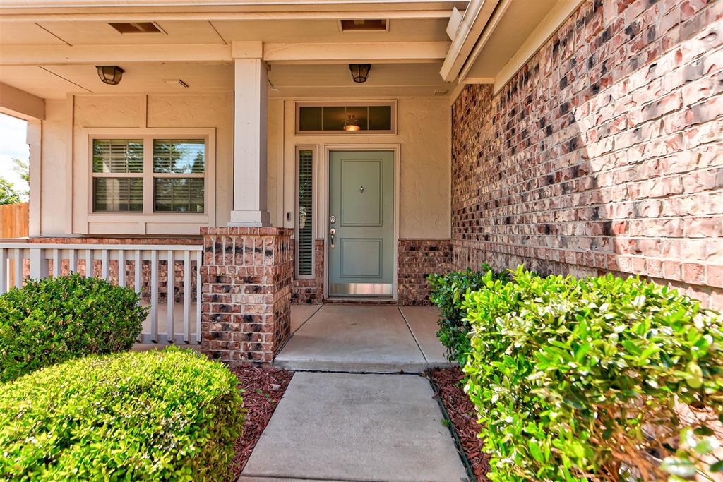 19112 Hecho Drive
