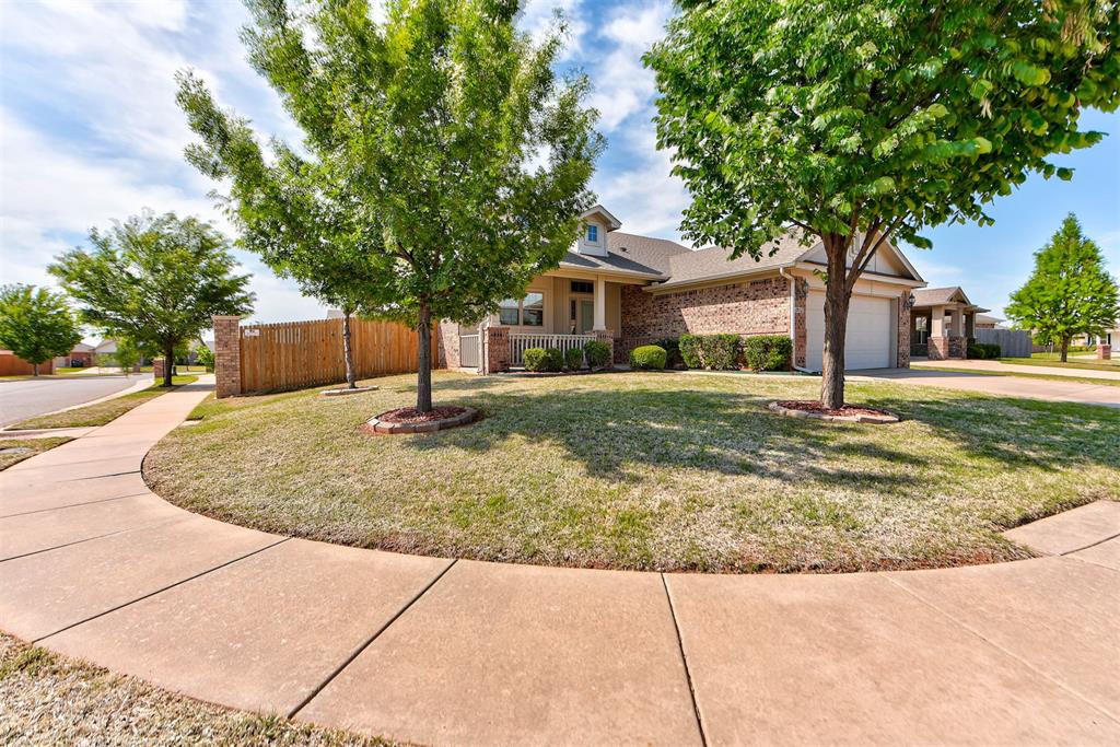 19112 Hecho Drive