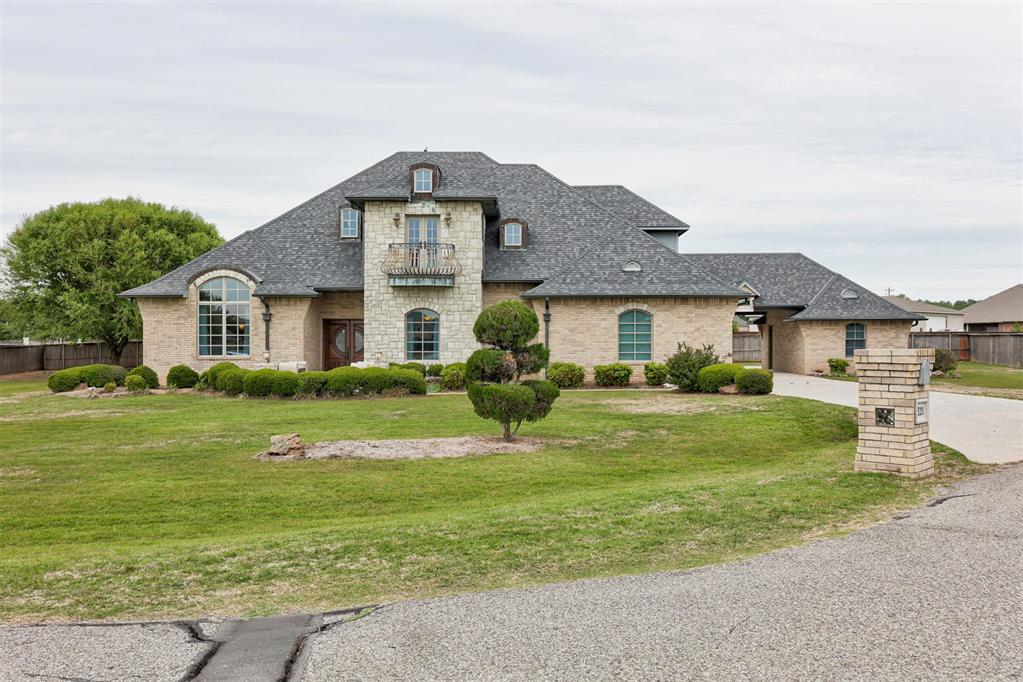 320 Lysbeth Court