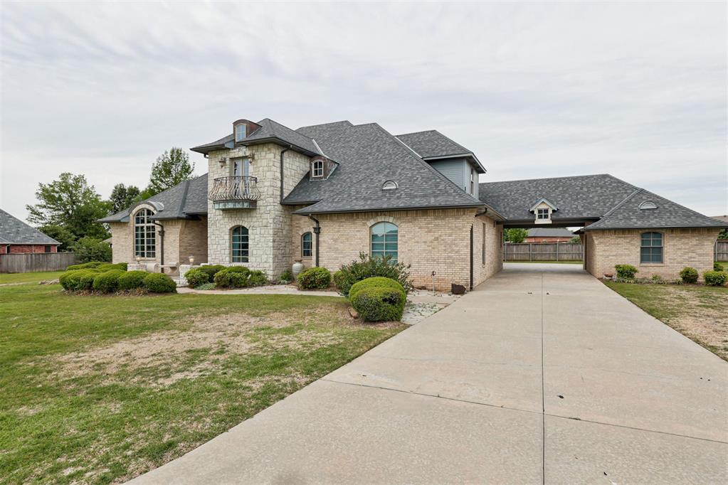 320 Lysbeth Court