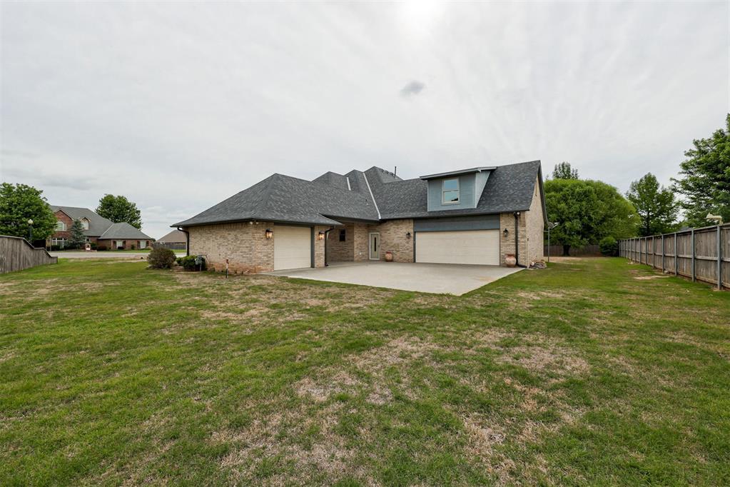 320 Lysbeth Court