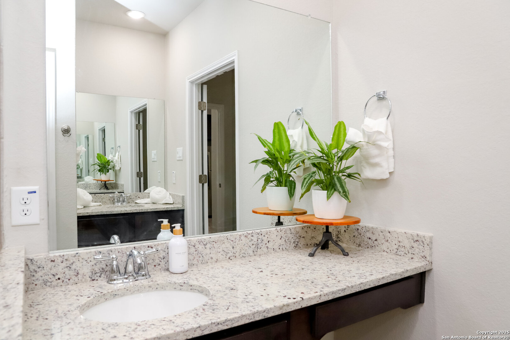 236/238 Joseph Cir
