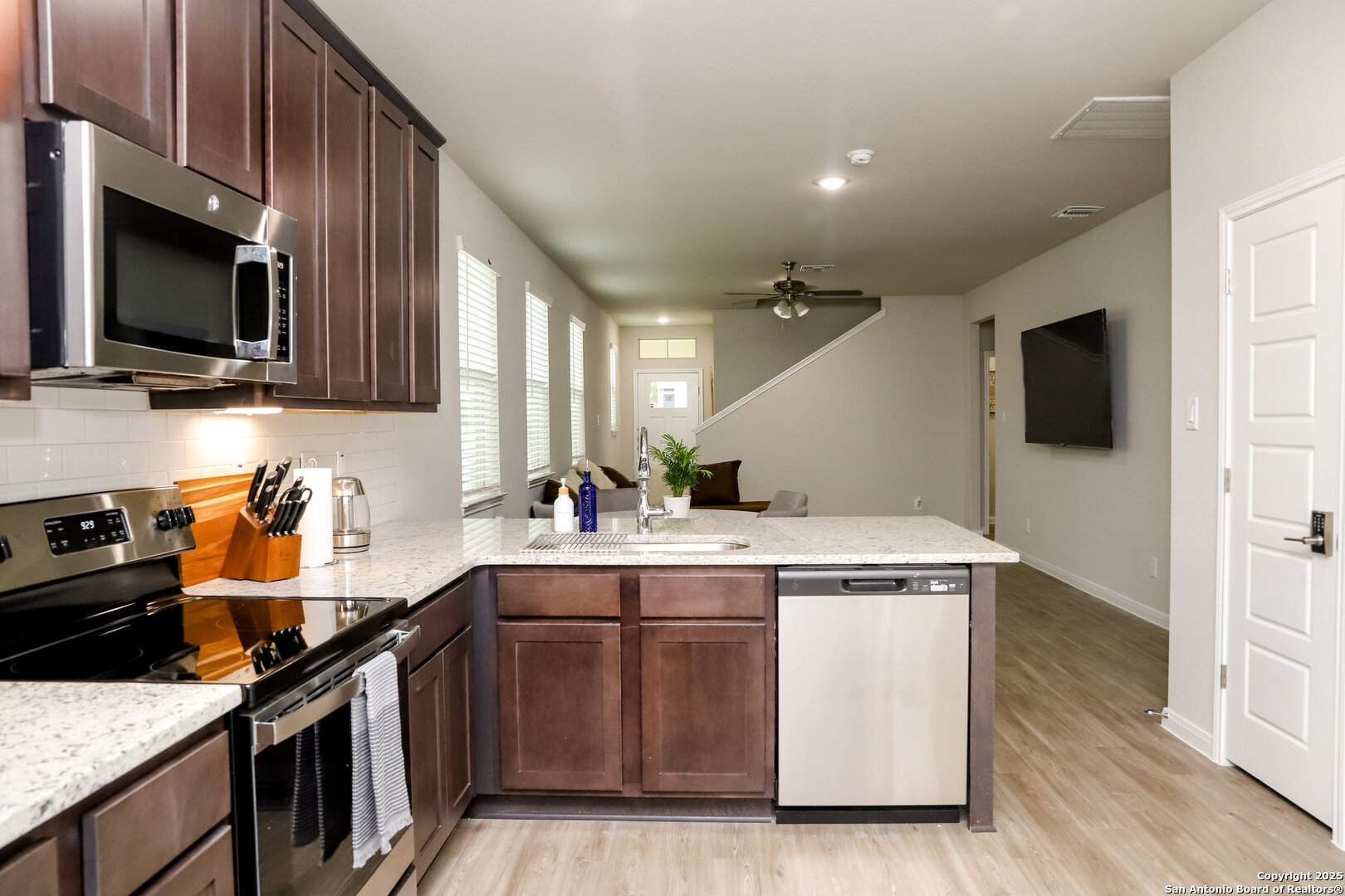 236/238 Joseph Cir