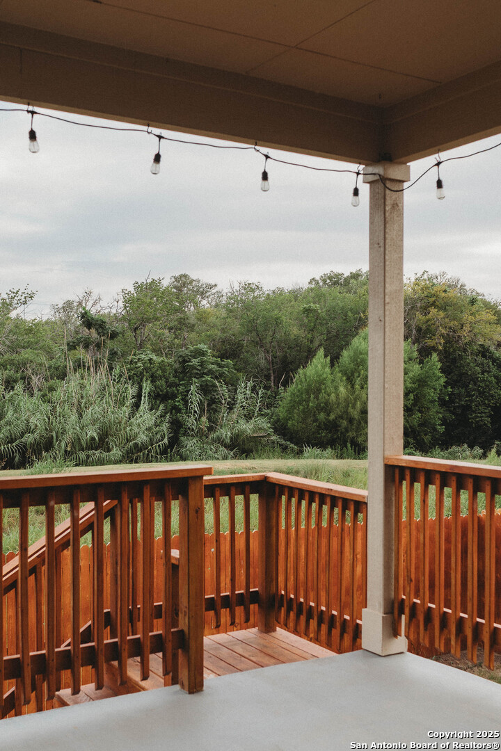 122 Canopy Oak