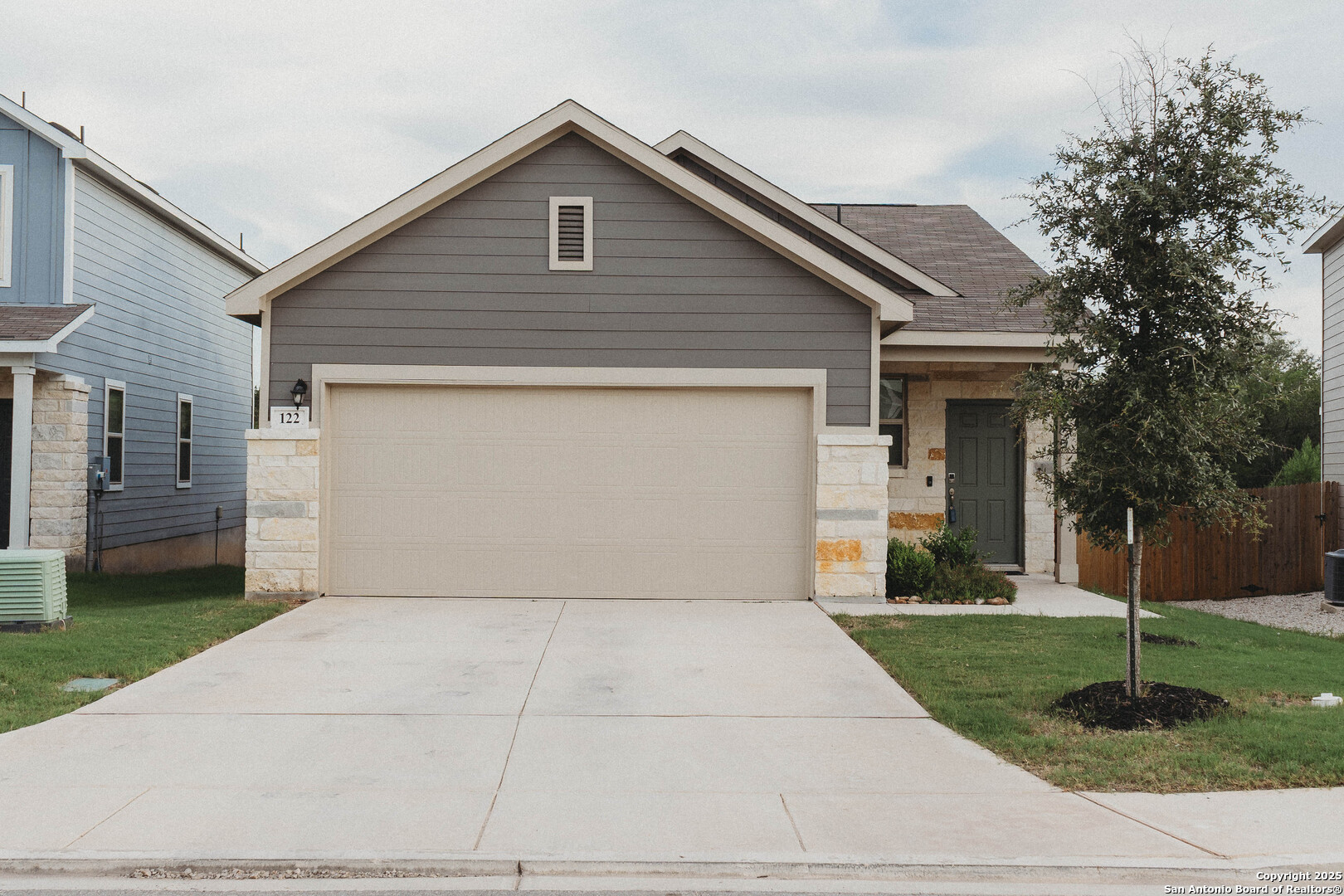 122 Canopy Oak