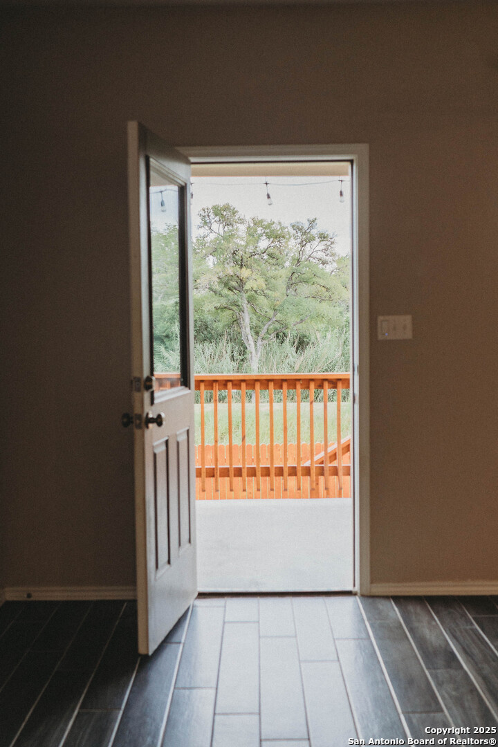 122 Canopy Oak