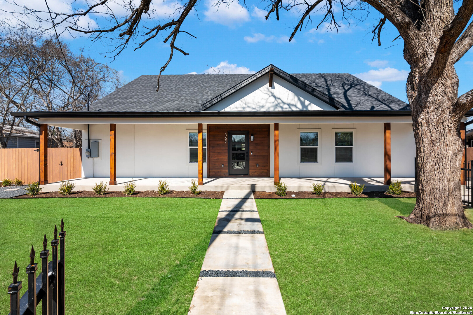 367 Rosebud