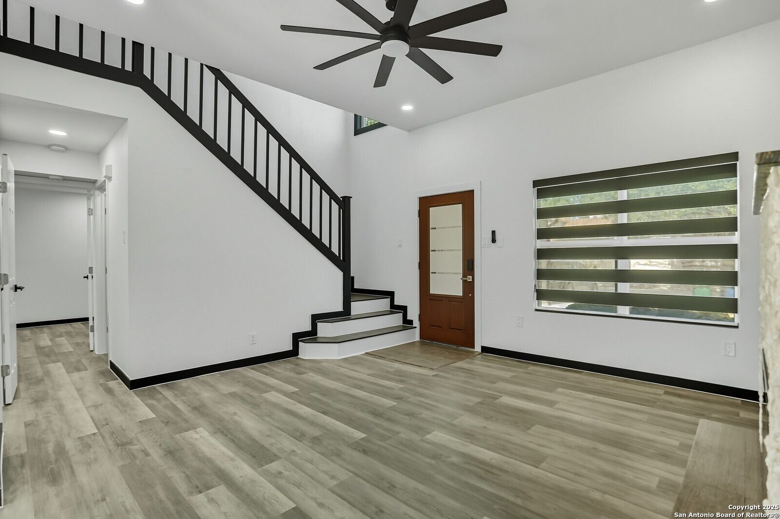 9346 Valley Hedge