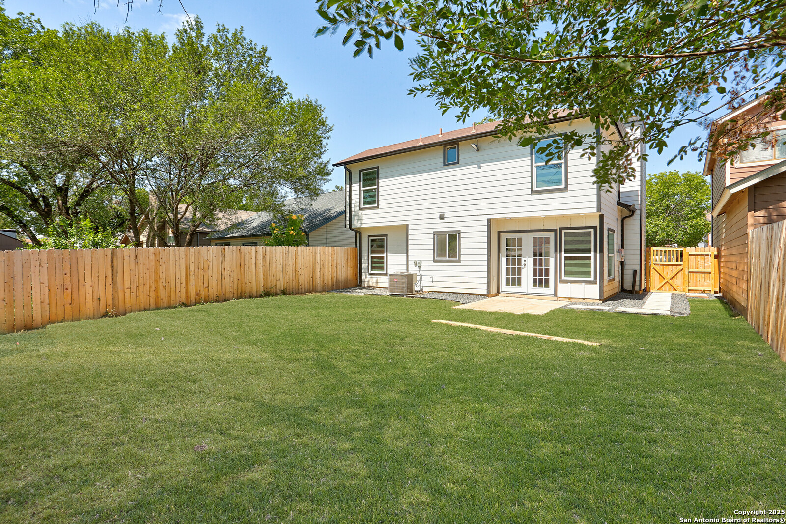 9346 Valley Hedge