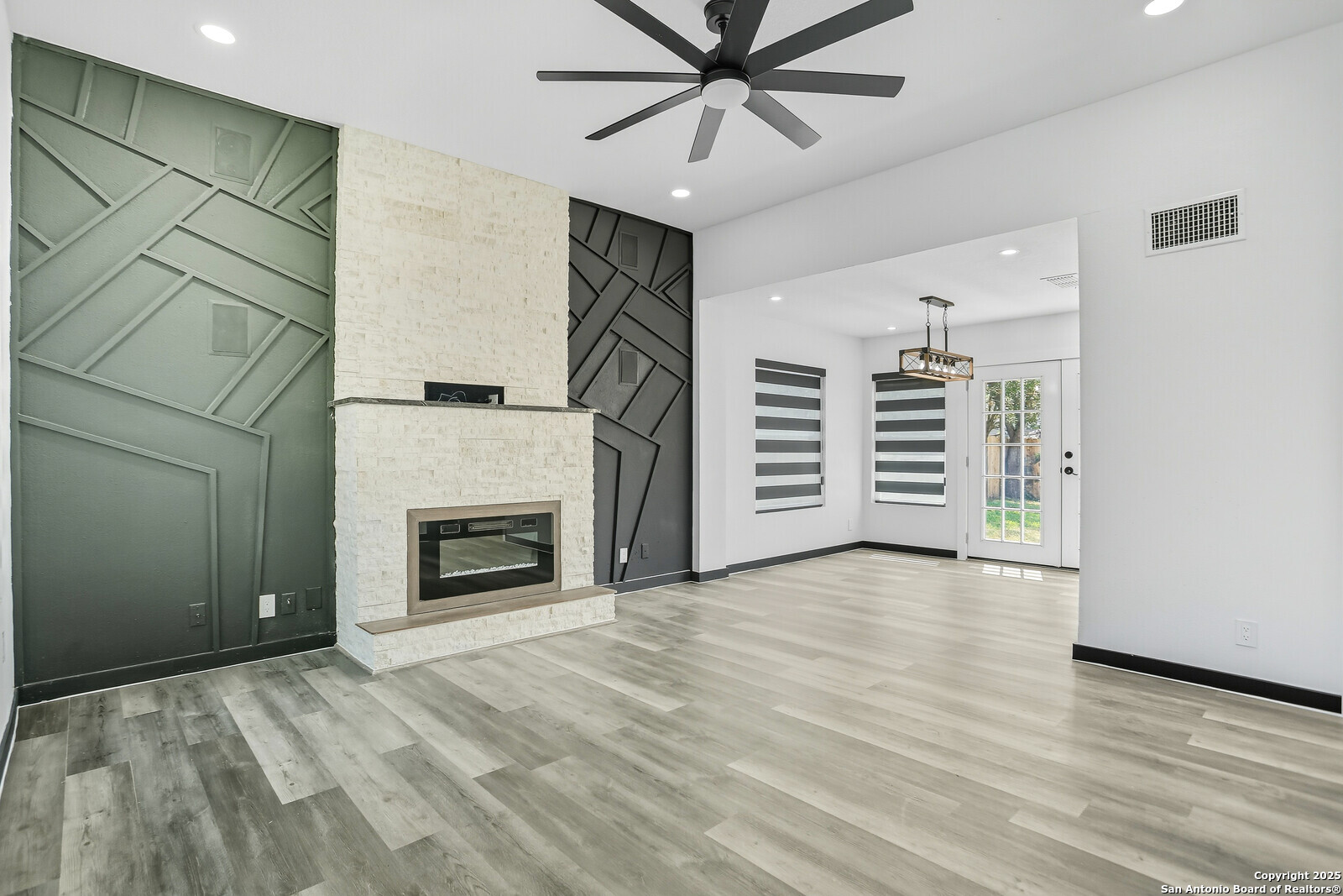 9346 Valley Hedge