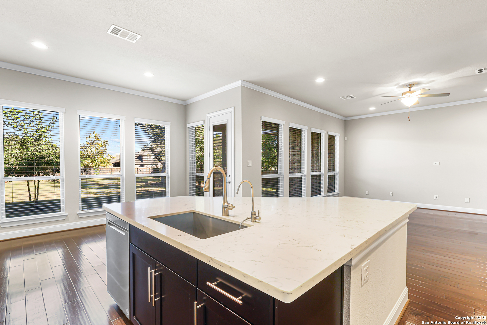 726 San Anza