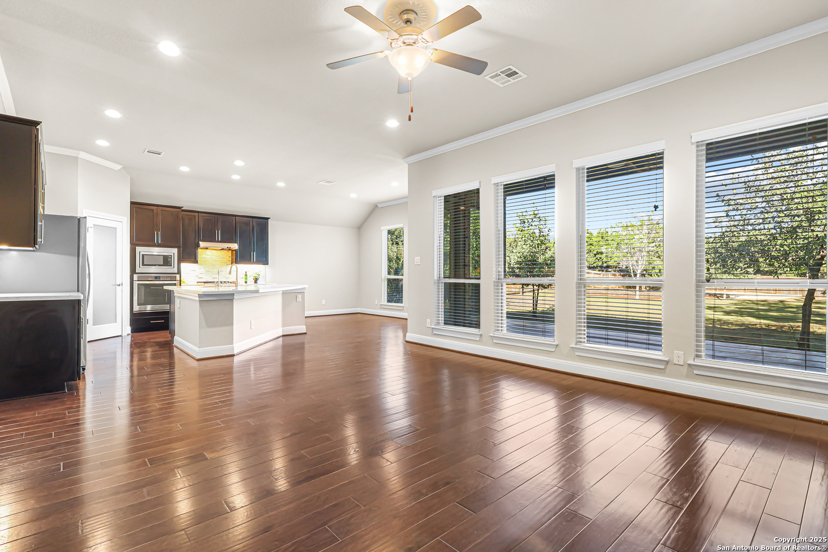 726 San Anza