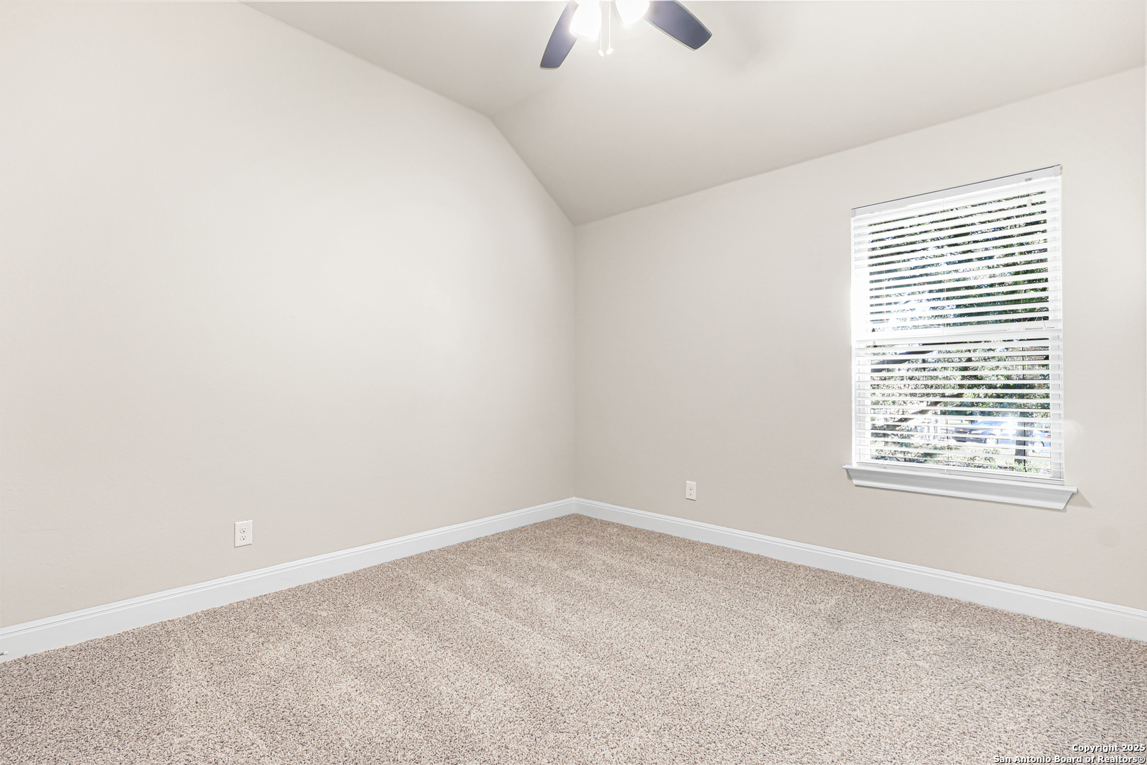 726 San Anza