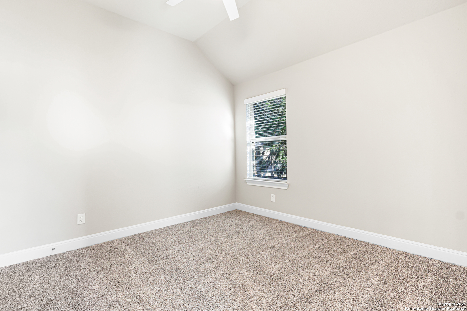 726 San Anza