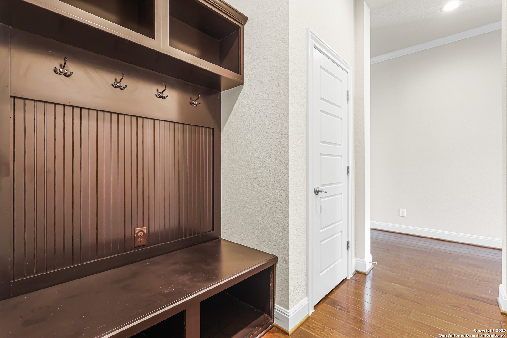 726 San Anza