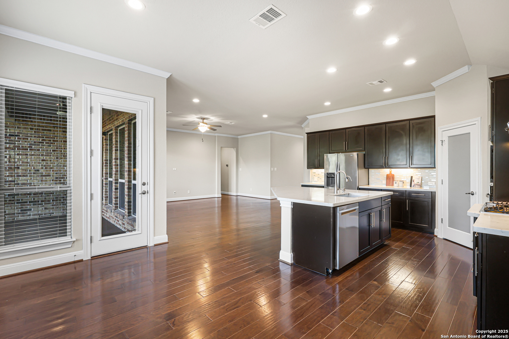726 San Anza