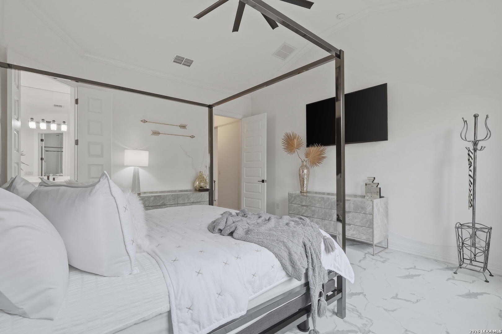 2035 buckner