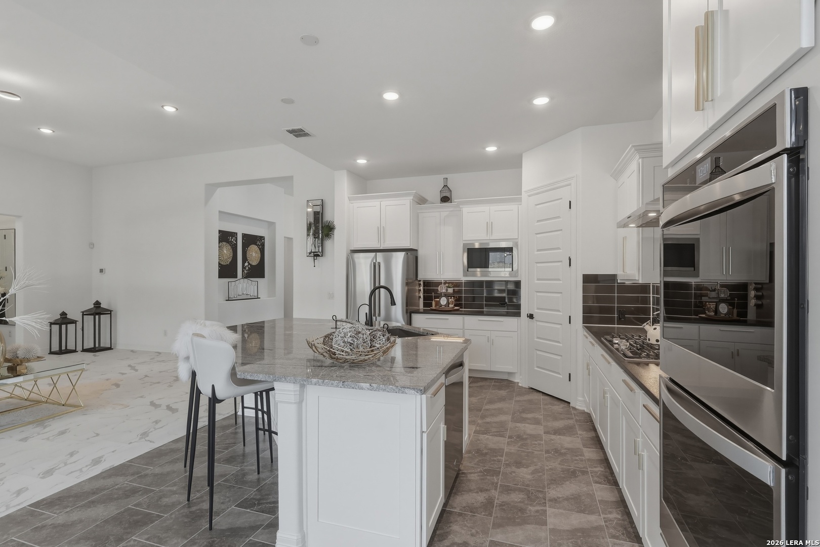 2035 buckner