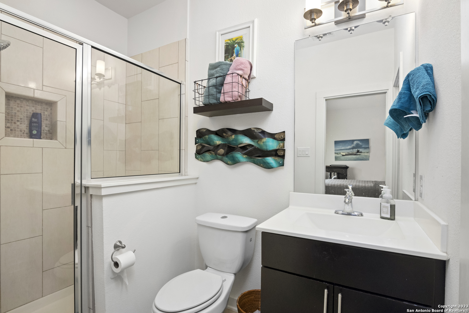 223 W LAUREL