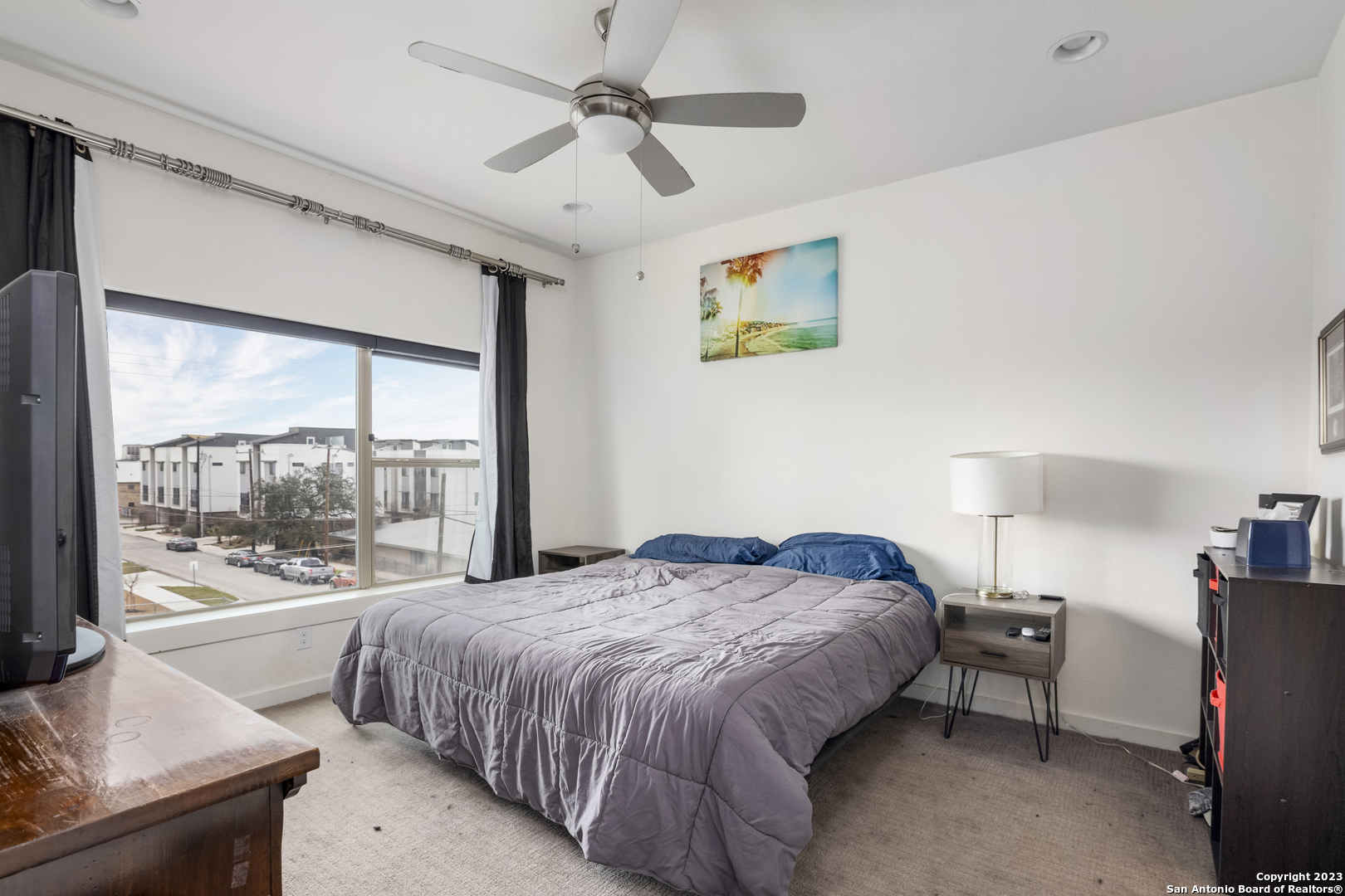 223 W LAUREL