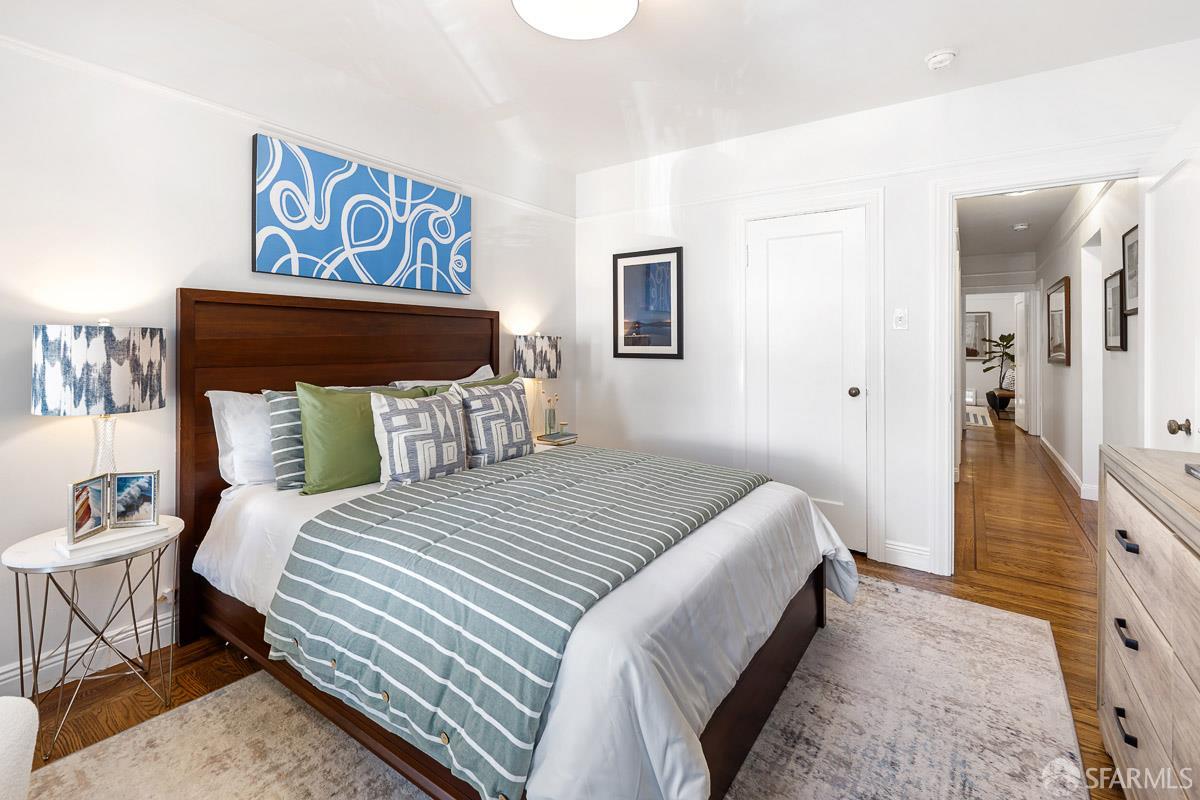 2325 Mariposa Street