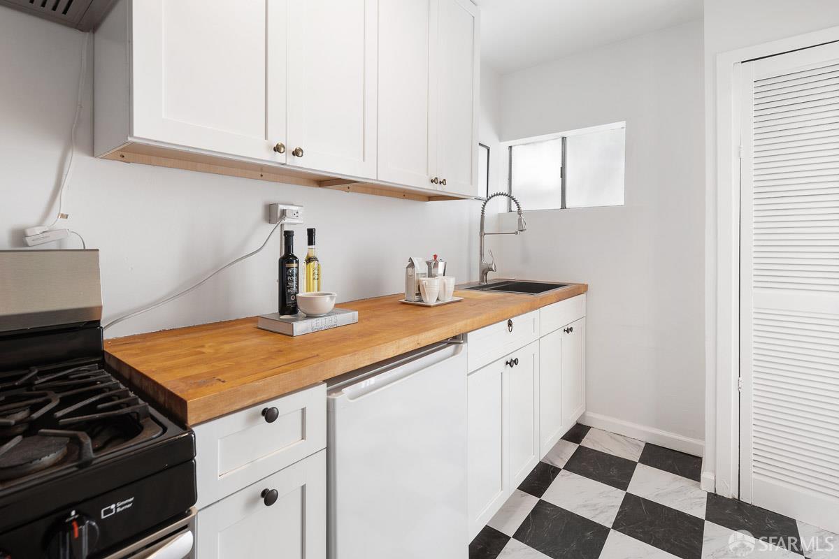 2325 Mariposa Street