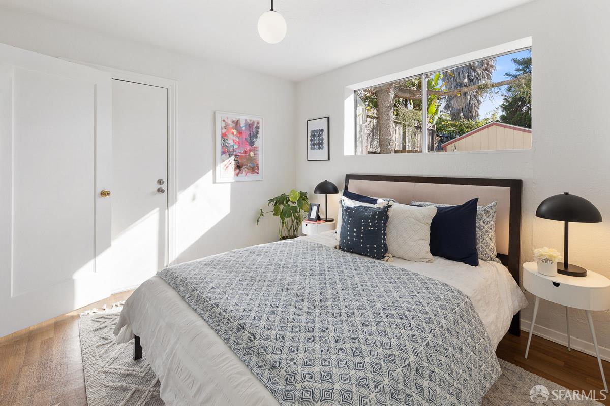 2325 Mariposa Street