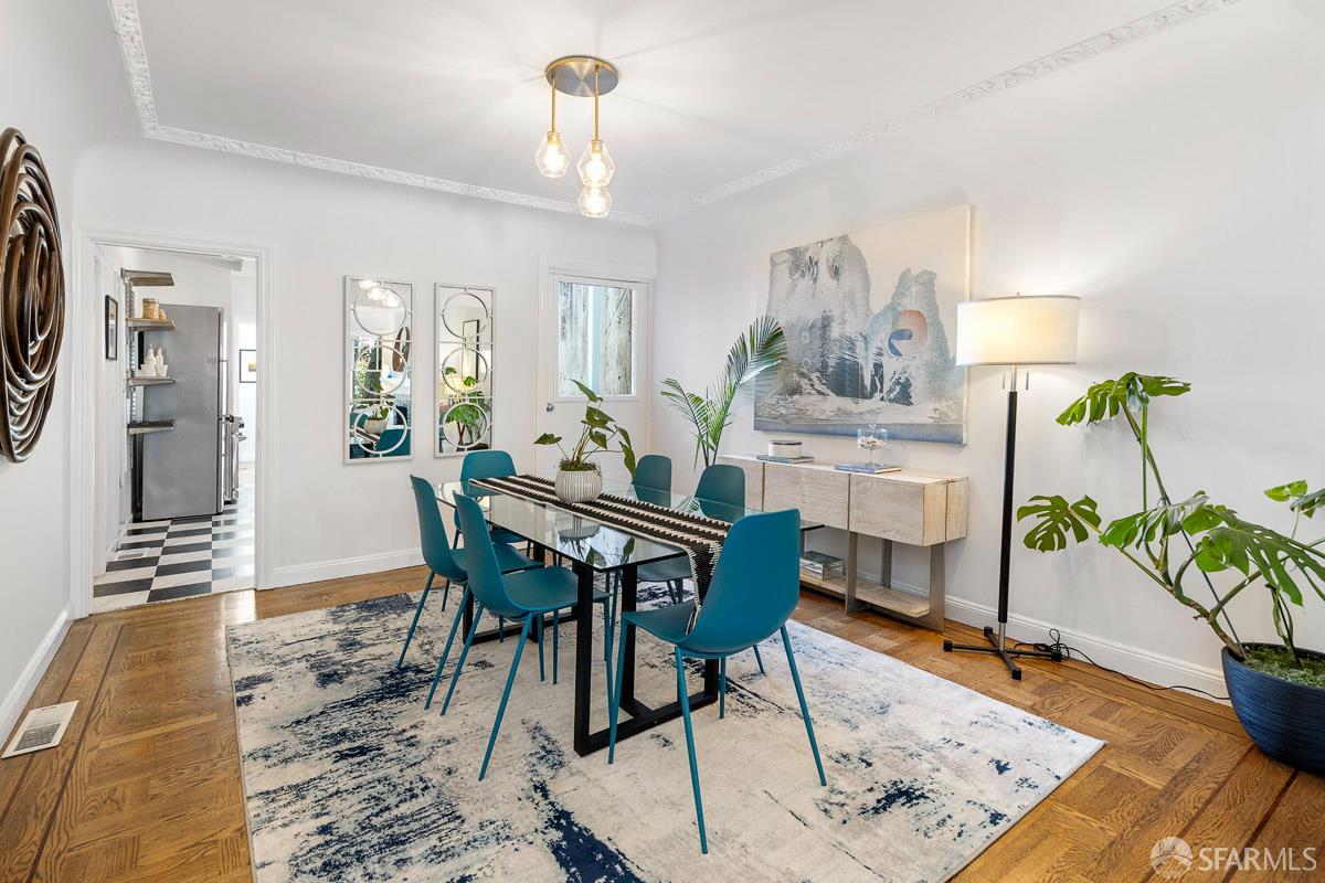 2325 Mariposa Street